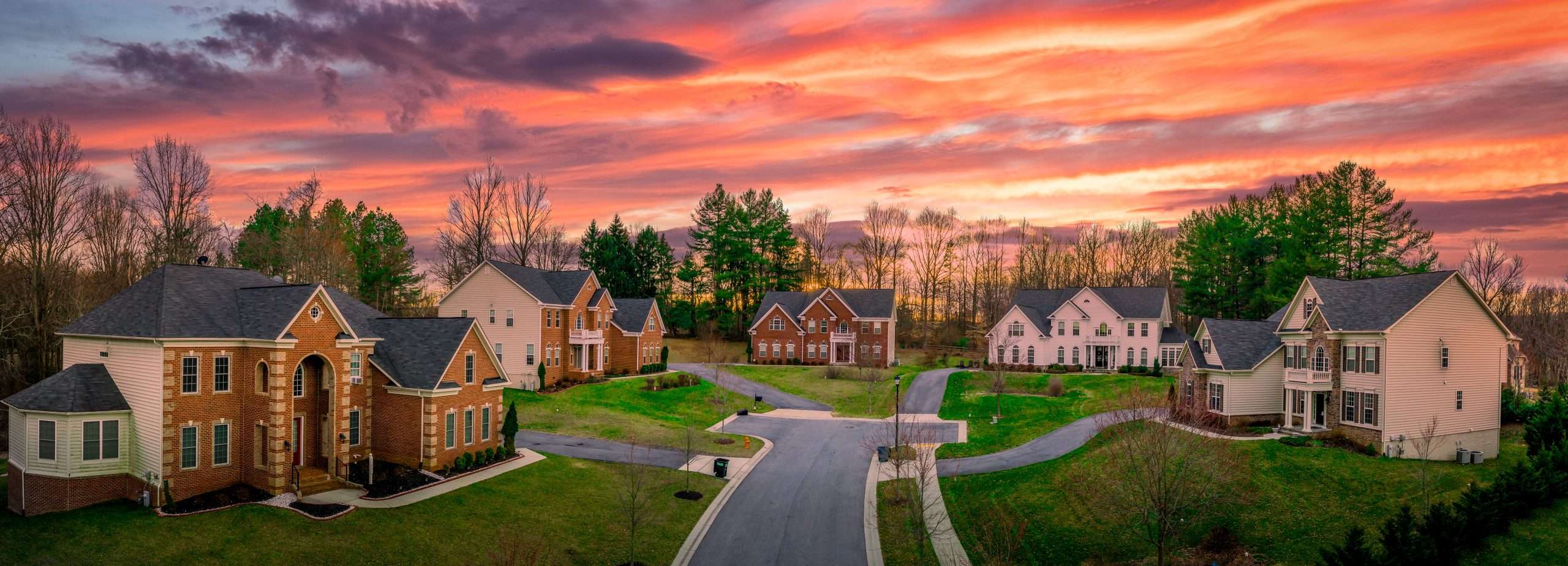 A view of a beautiful neighborhood.